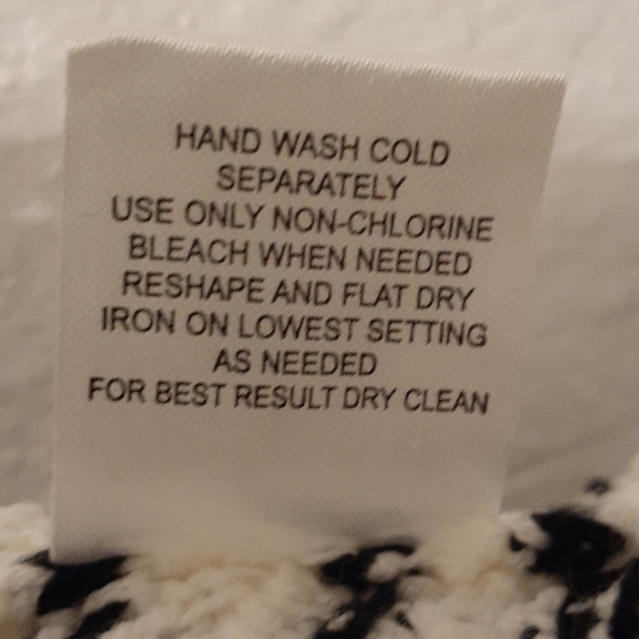 PINQUE Tank Top - Picture 7 of 9